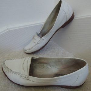 Ladies Shoes Size 8 M White Leather Loafer Slip On Flats $78 Value by 9 West
